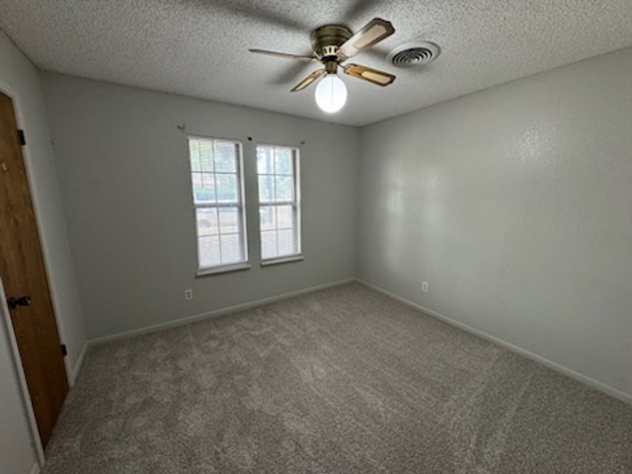 4409 Carrie Ann Ln - Photo 7 of 10