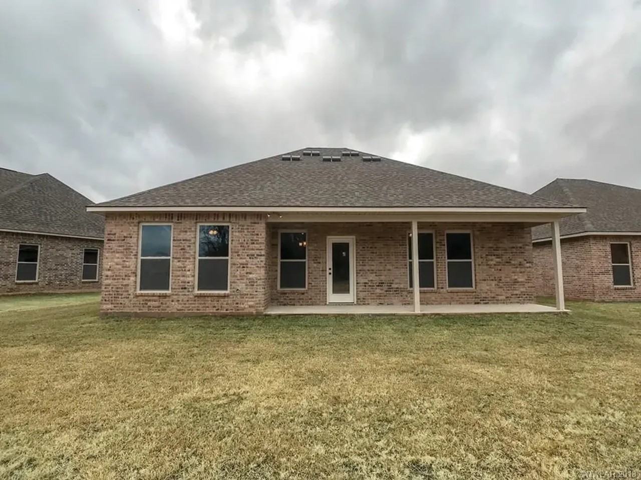 1568 Riverview Ln - Photo 2 of 6