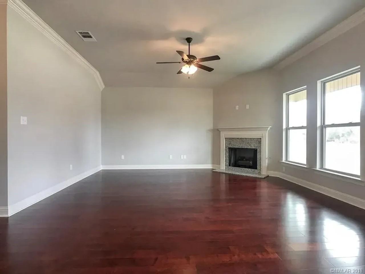 1568 Riverview Ln - Photo 4 of 6