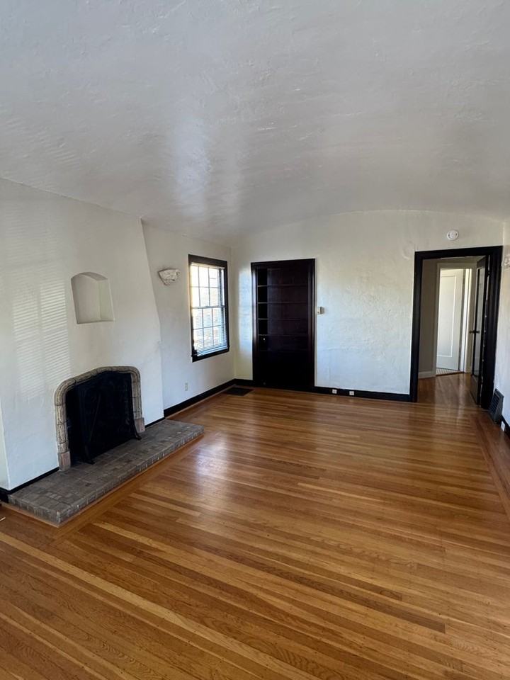 1681 Scenic Ave - Photo 2 of 13