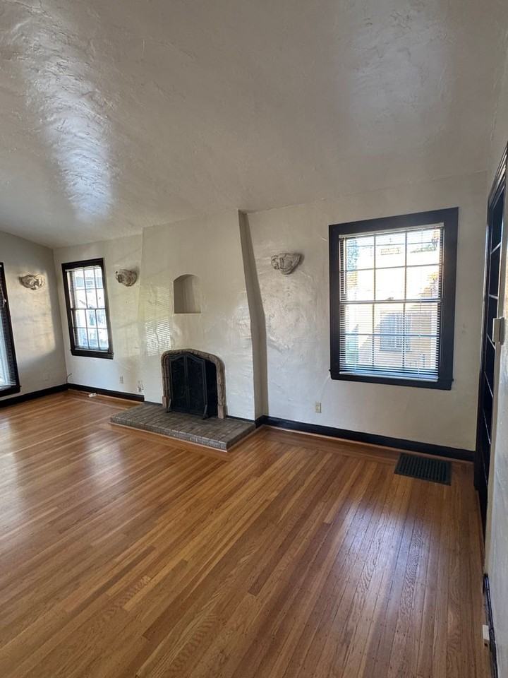 1681 Scenic Ave - Photo 3 of 13