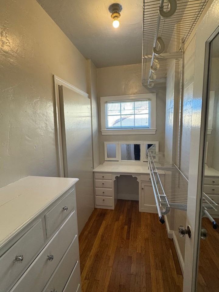 1681 Scenic Ave - Photo 4 of 13