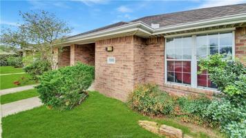 featured image of 1002 Willow Pond Ct
