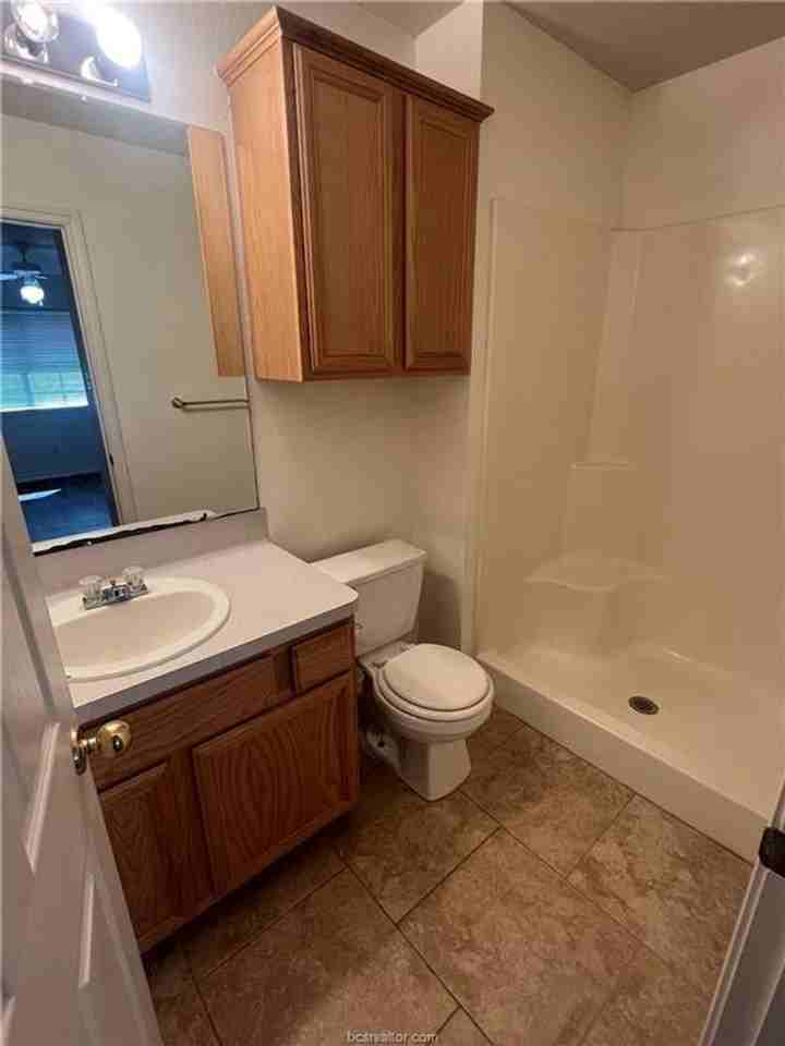 1002 Willow Pond Ct - Photo 6 of 13