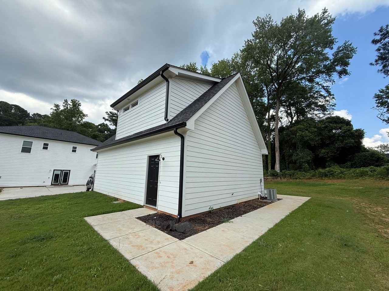 209 Briarcliff Ln - Photo 3 of 11
