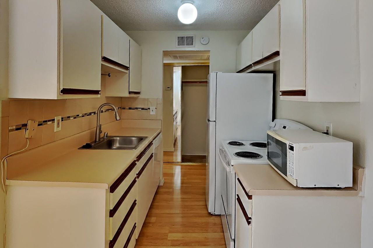 1596 Sunnyvale Ave - Photo 6 of 12