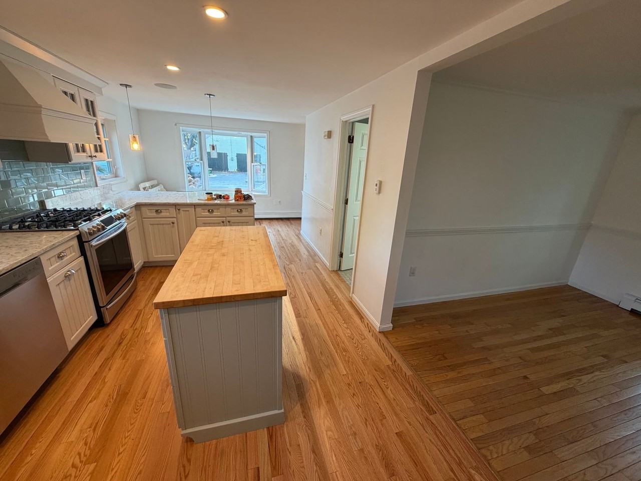 14 Oak St - Photo 4 of 22