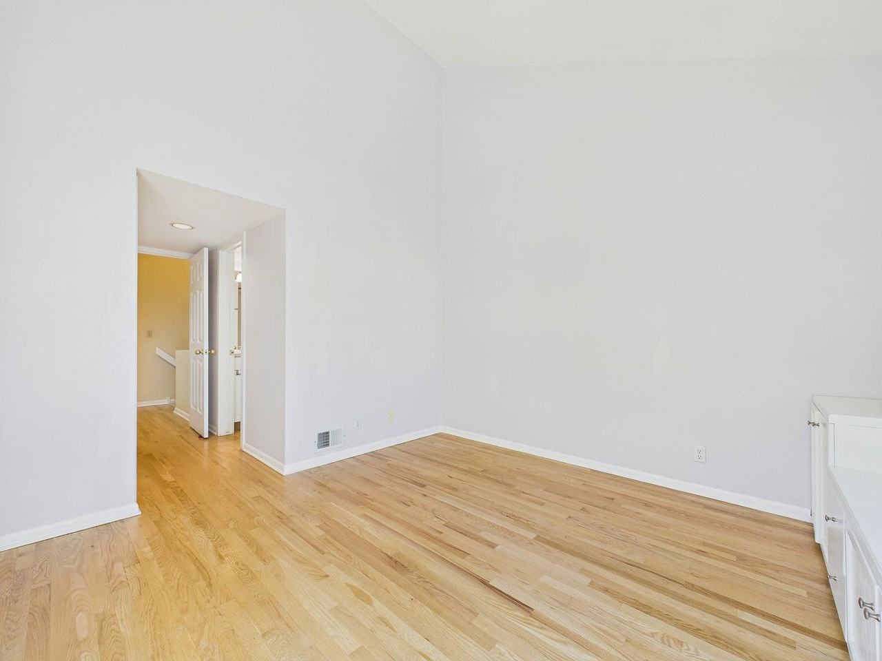 2284 S Yosemite Cir - Photo 4 of 40