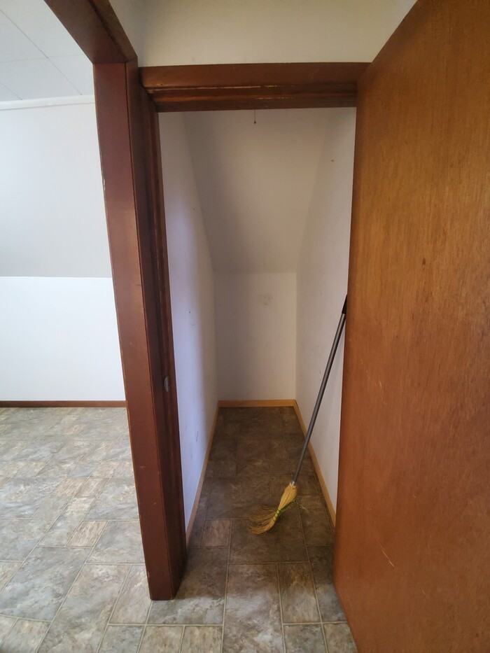 210 Euclid Ave - Photo 6 of 13
