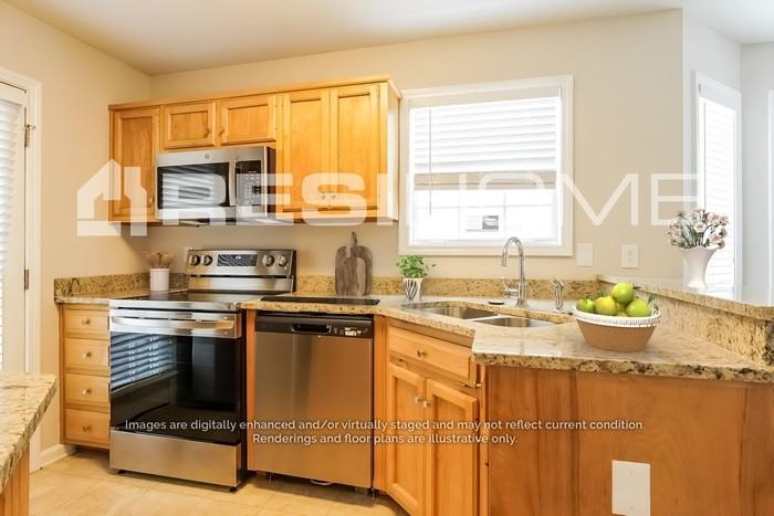 1021 Wyndham Ln - Photo 2 of 17