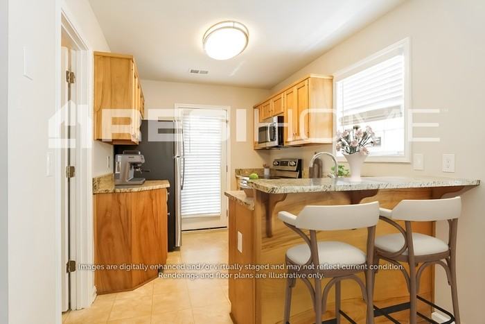 1021 Wyndham Ln - Photo 3 of 17