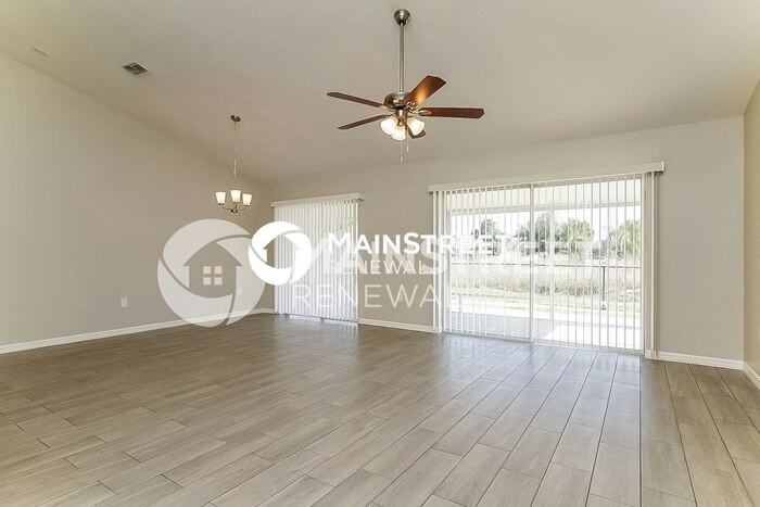 717 Toulon Dr - Photo 4 of 16