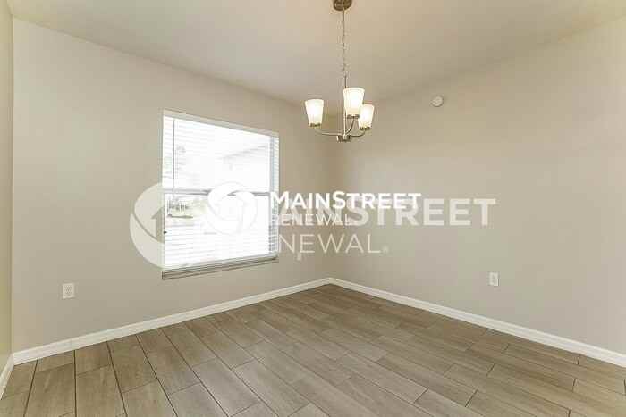 717 Toulon Dr - Photo 6 of 16