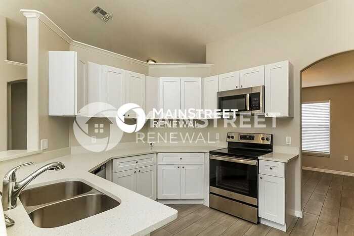 717 Toulon Dr - Photo 7 of 16