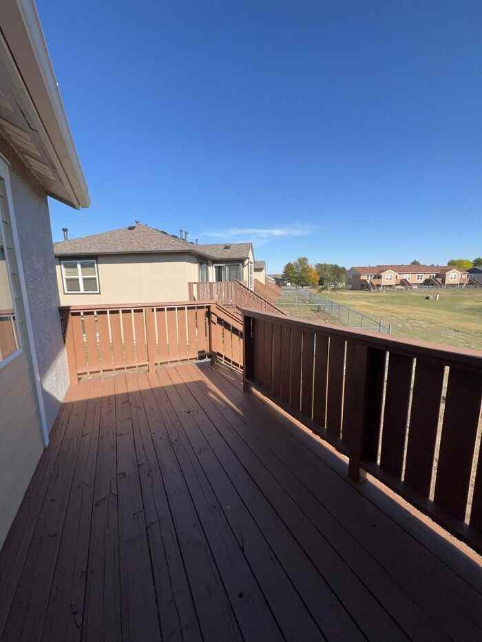 279 Dunn Ct - Photo 2 of 8