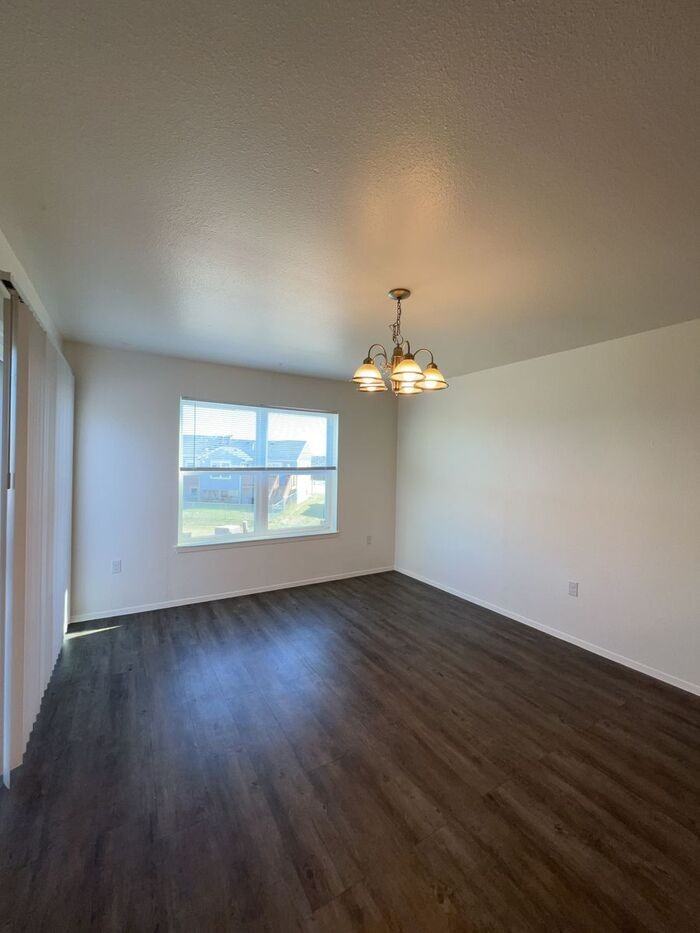 279 Dunn Ct - Photo 5 of 8