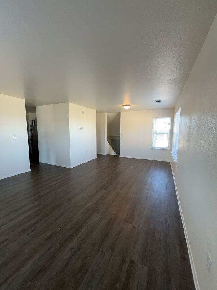 279 Dunn Ct - Photo 6 of 8