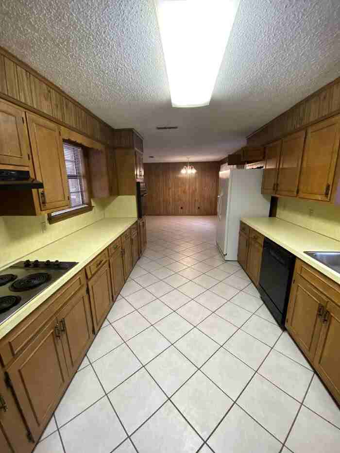 5503 Joneswood Dr - Photo 5 of 10