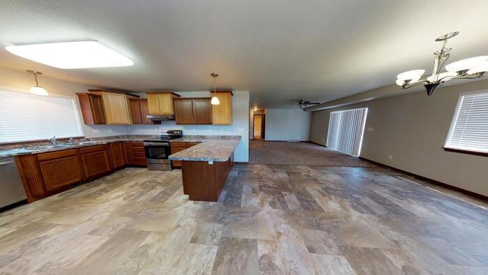 604 1st St Nw #2 - Photo 2 of 24