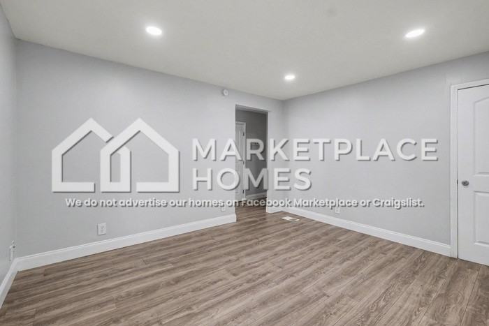 23 Bisbee Ave Se #A - Photo 4 of 19