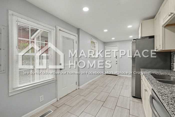 23 Bisbee Ave Se #A - Photo 5 of 19