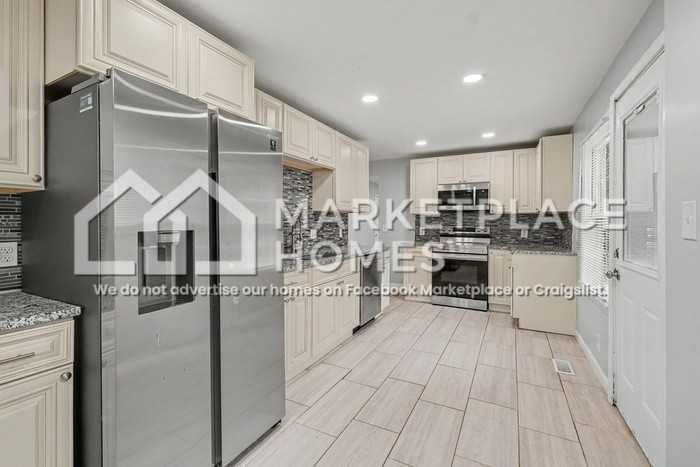 23 Bisbee Ave Se #A - Photo 7 of 19