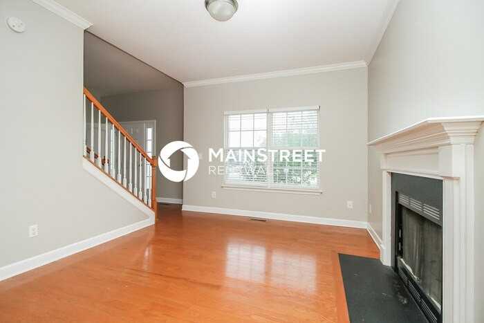 1121 Matheus Dr - Photo 3 of 17