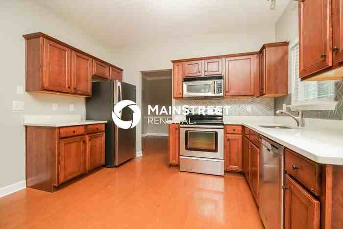 1121 Matheus Dr - Photo 6 of 17