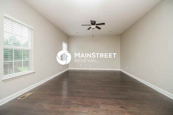 1121 Matheus Dr - Photo 7 of 17