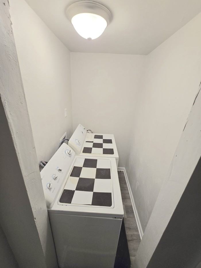 332 Marion Ave - Photo 6 of 17