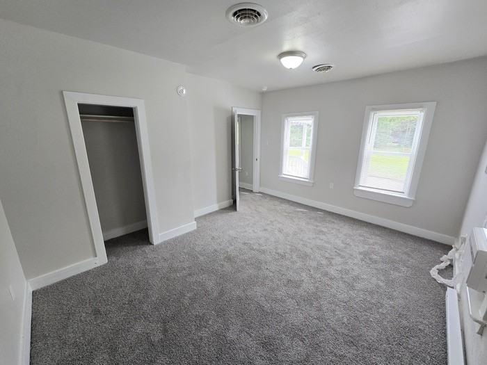 332 Marion Ave - Photo 7 of 17