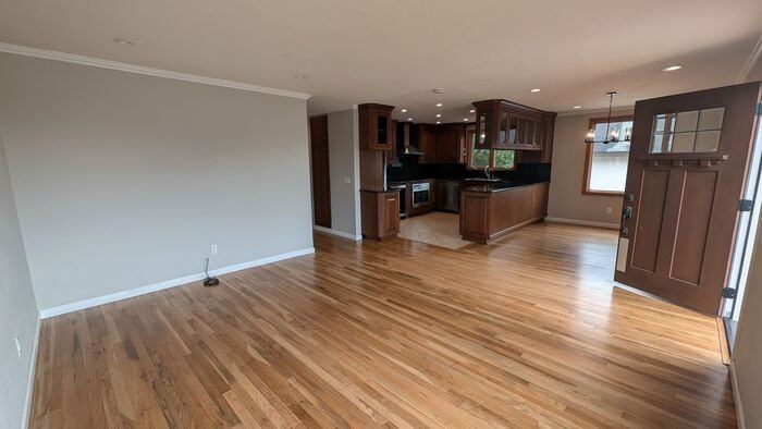 1307 Lawton Ave - Photo 2 of 22