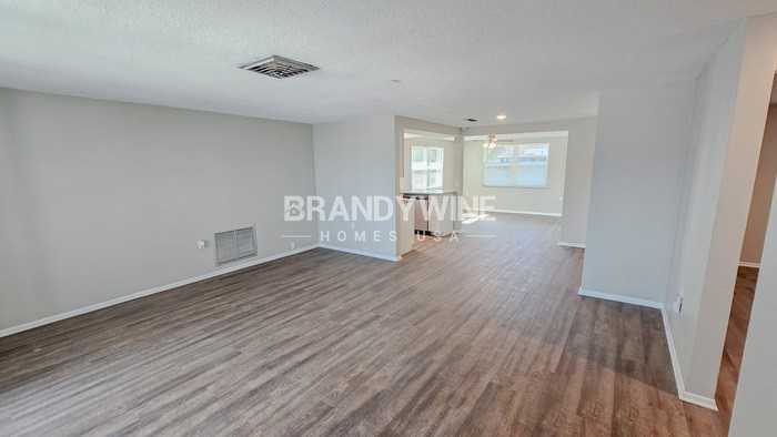 6914 Tierra Verde St - Photo 4 of 21