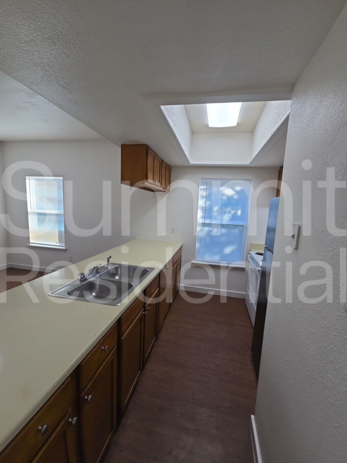 Park Place Cir #B1 - Photo 6 of 16
