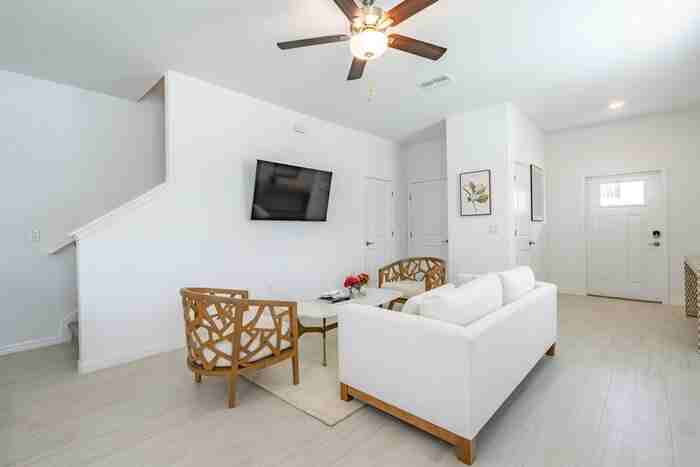 5030 Capri Harbor Dr - Photo 2 of 45