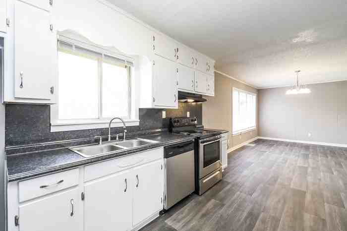 256 Garden Dr - Photo 3 of 8