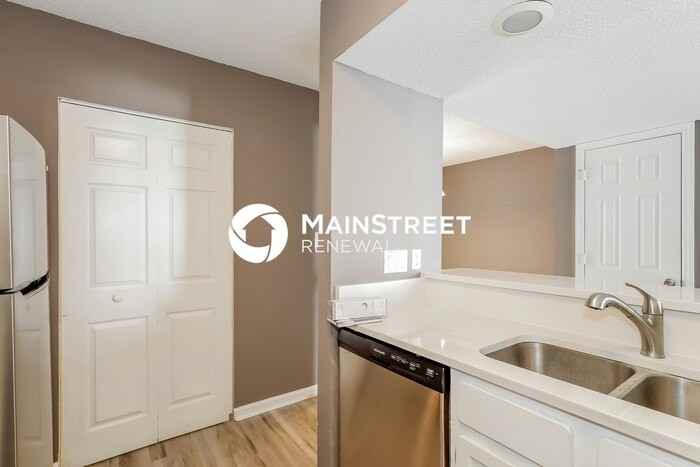 10923 Carmel Crossing Rd - Photo 5 of 15