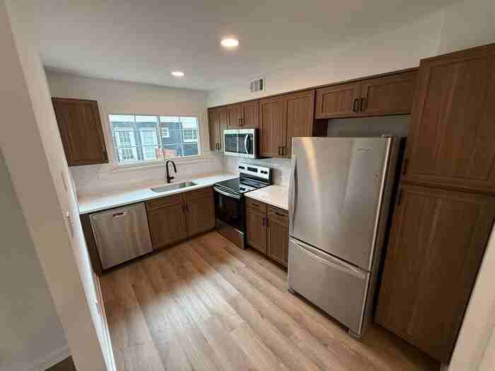 704 Hawes Ct - Photo 3 of 15