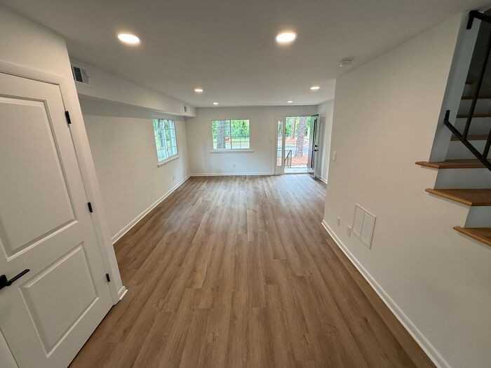704 Hawes Ct - Photo 4 of 15