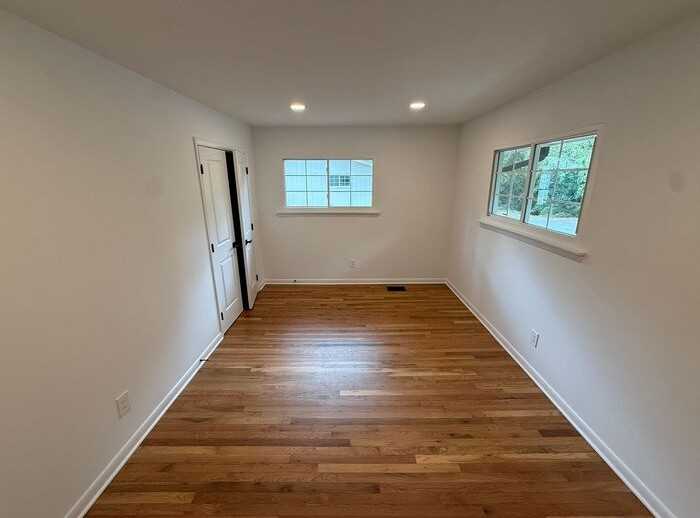 704 Hawes Ct - Photo 6 of 15