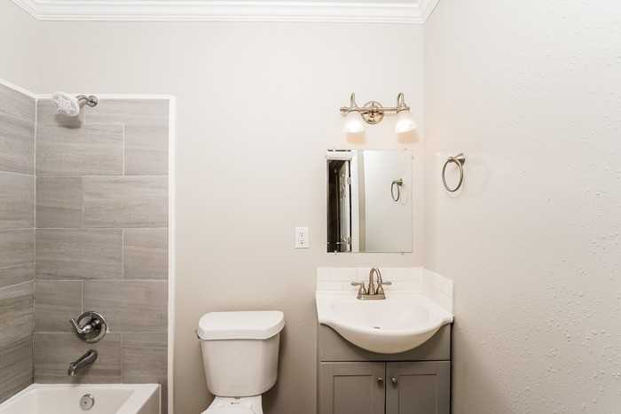 204 Ashley Dr - Photo 6 of 11