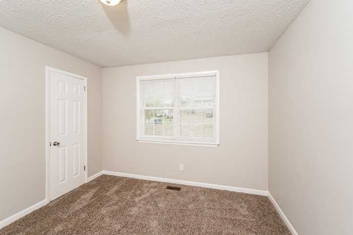 204 Ashley Dr - Photo 7 of 11