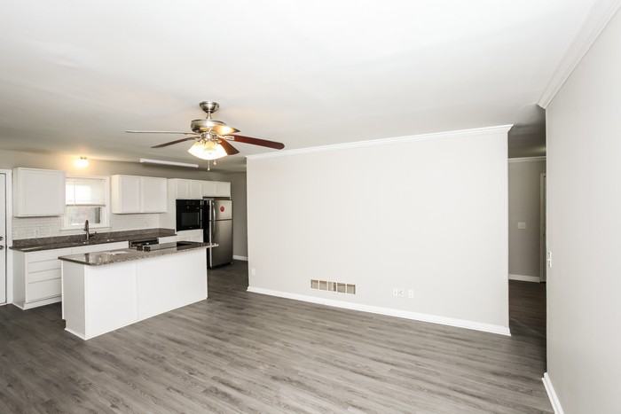 423 Friarsgate Blvd - Photo 5 of 12