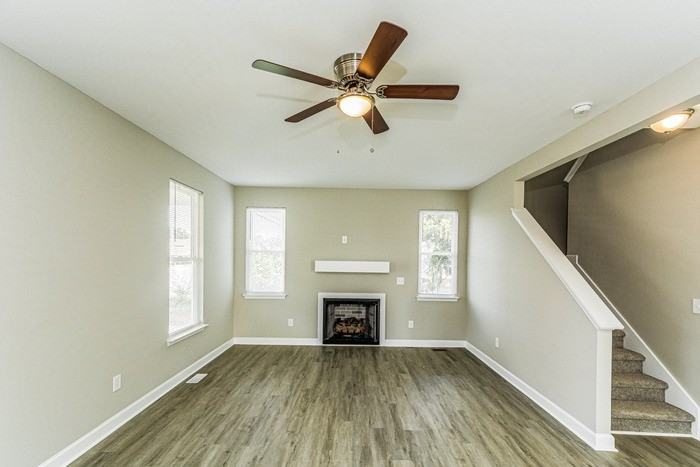 296 Bridge St - Photo 4 of 12