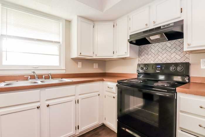 12609 E 59th St - Photo 7 of 14