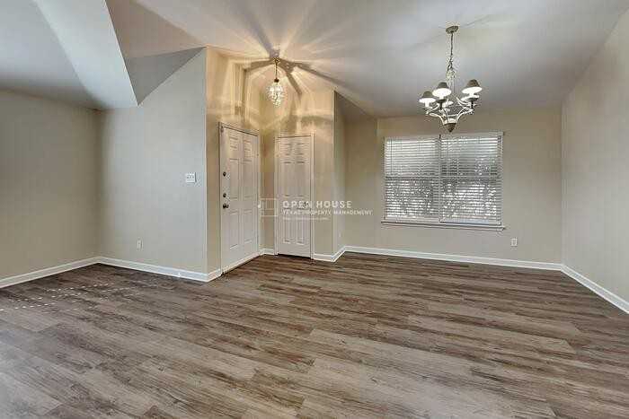 11916 Hickory Cir - Photo 4 of 20