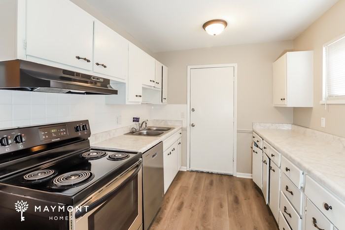 9005 Manchester Ave - Photo 6 of 13