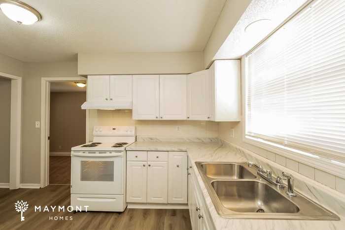 5801 Lane Ave - Photo 4 of 12