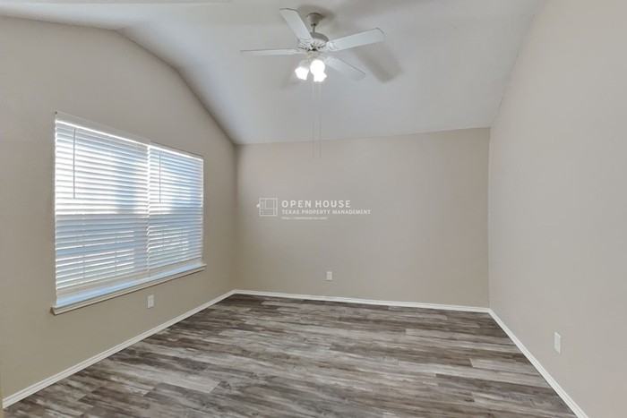 845 Beaver Creek Dr - Photo 6 of 26