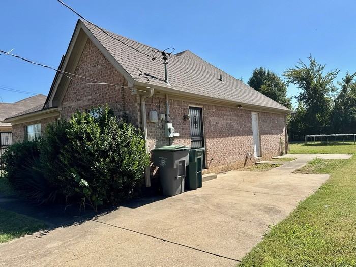 2587 Faxon Ave - Photo 2 of 7